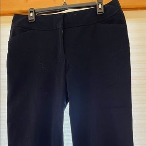 Dana Buchman black capri pants
